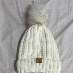 White Knit Pom-Pom Beanie